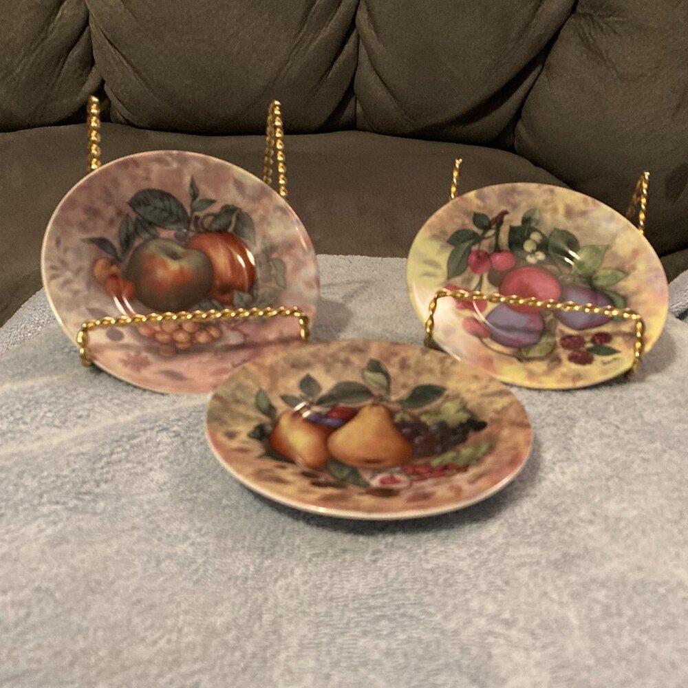 VTG 1990's-3 Godinger Still Life Saucers-w/Pear/Plum/Apple-Signed-4.75" Dia-EUC
